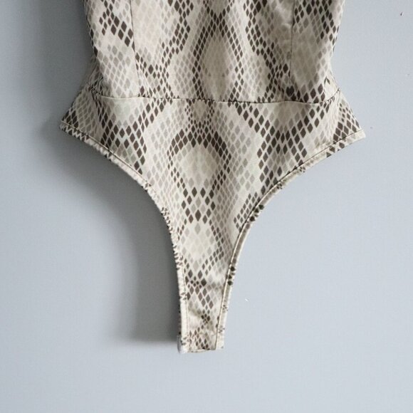 Missguided Women's Sz 4 Beige/Brown Snakeskin V-Neck One Piece Stretch Bodysuit - Picture 8 of 13
